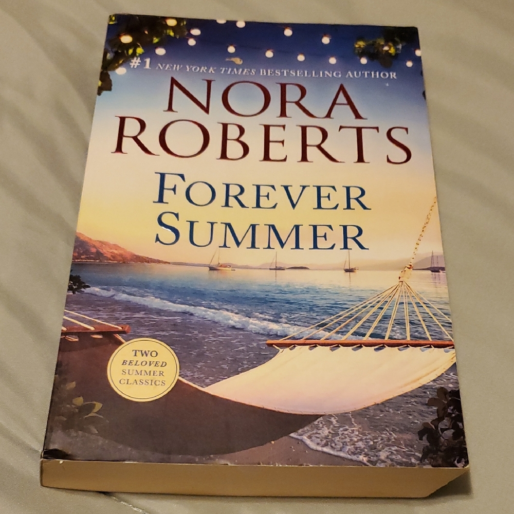 🎈Nora Roberts 'Forever Summer' Book🎈